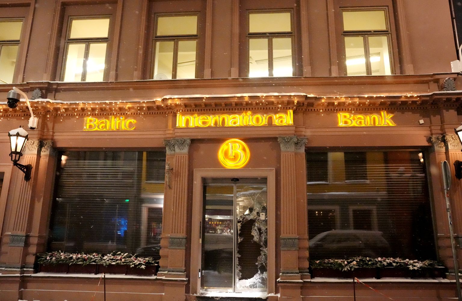 "Baltic International Bank" ēka Grēcinieku ielā pēc Finanšu un kapitāla tirgus komisijas (FKTK) padomes lēmuma apturēt bankas finanšu pakalpojumu sniegšanu.