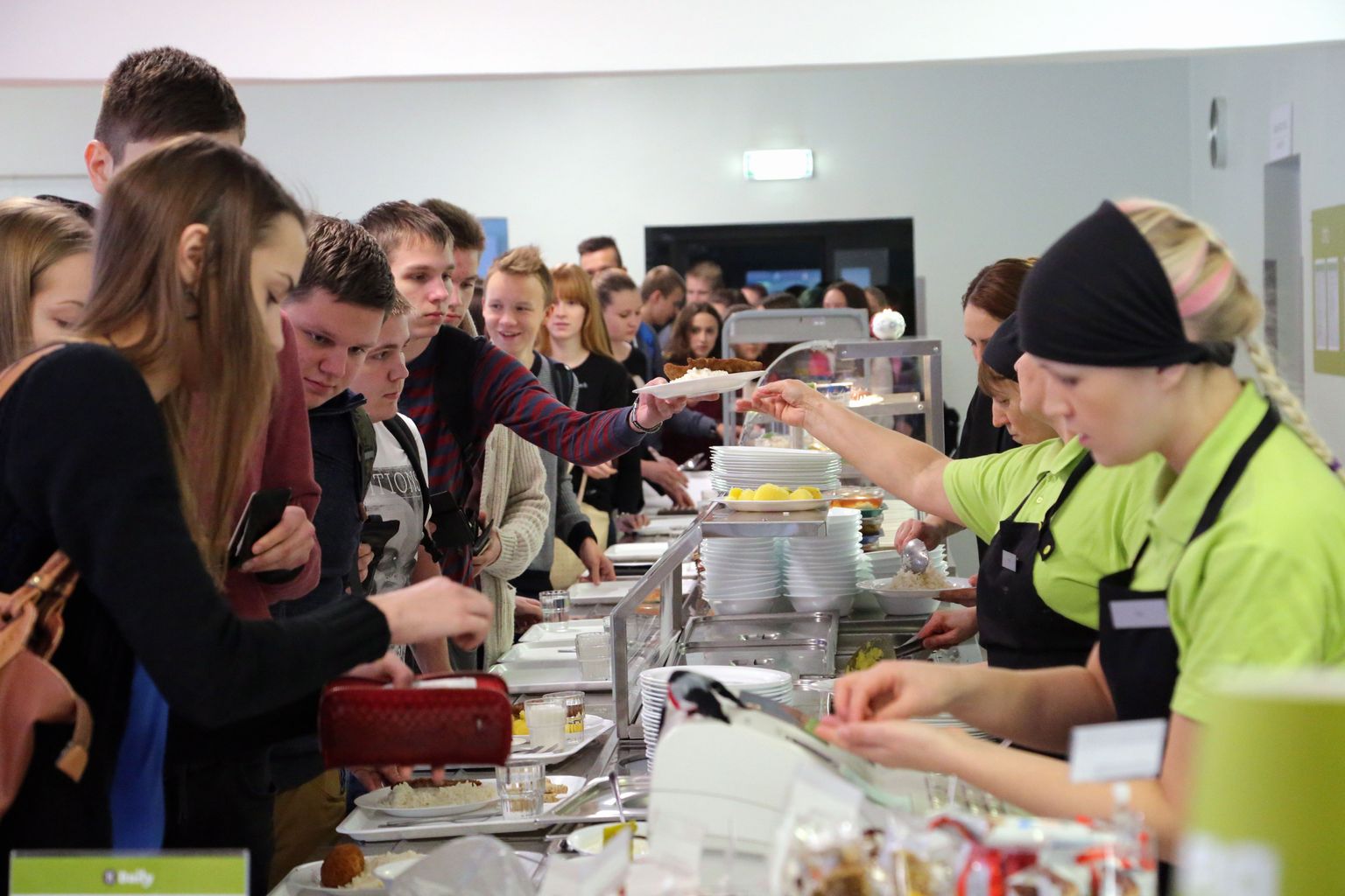 Viljandi põhikoolide toitlustaja Daily  toetab sel aastal kahe Viljandi pere lapsi.
