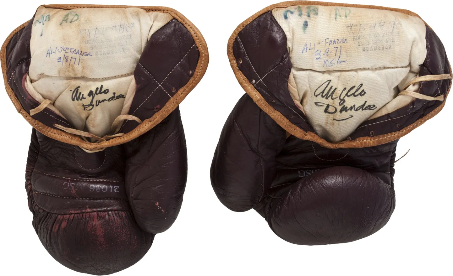 Muhammad Ali poksikindad, mille eest maksti oksjonil 290 000 eurot.