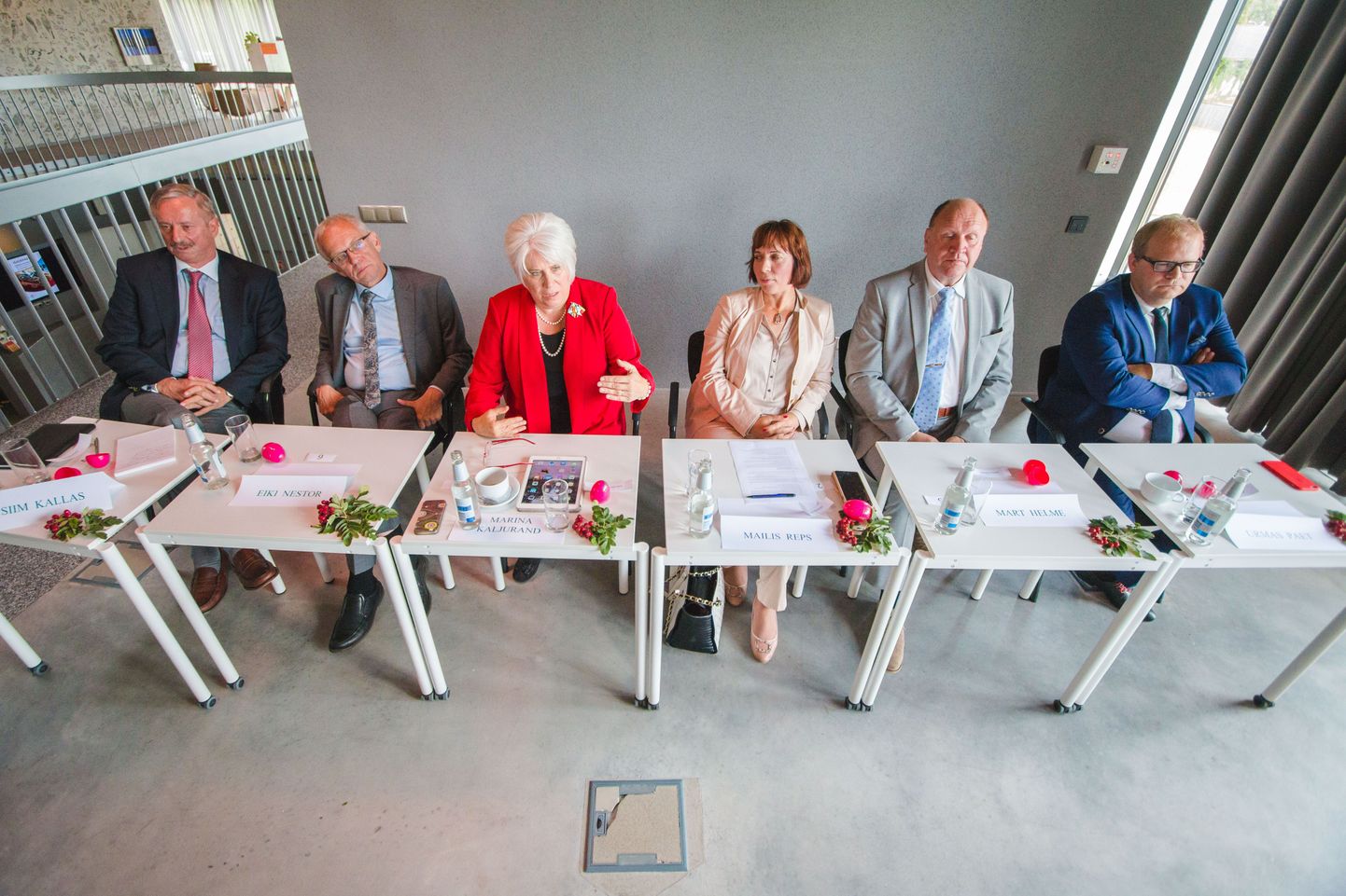 Presidendikandidaadid (vasakult) Siim Kallas, Eiki Nestor, Marina Kaljurand, Mailis Reps, Mart Helme ja Urmas Paet. Pildilt on veel puudu Allar Jõks.