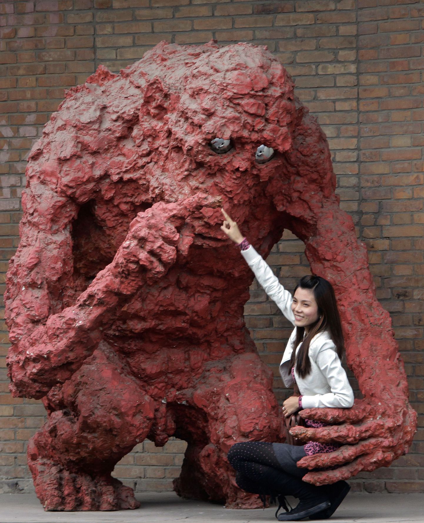 Pekingi 798 Art Zone`is eksponeeritakse koletiseskulptuure