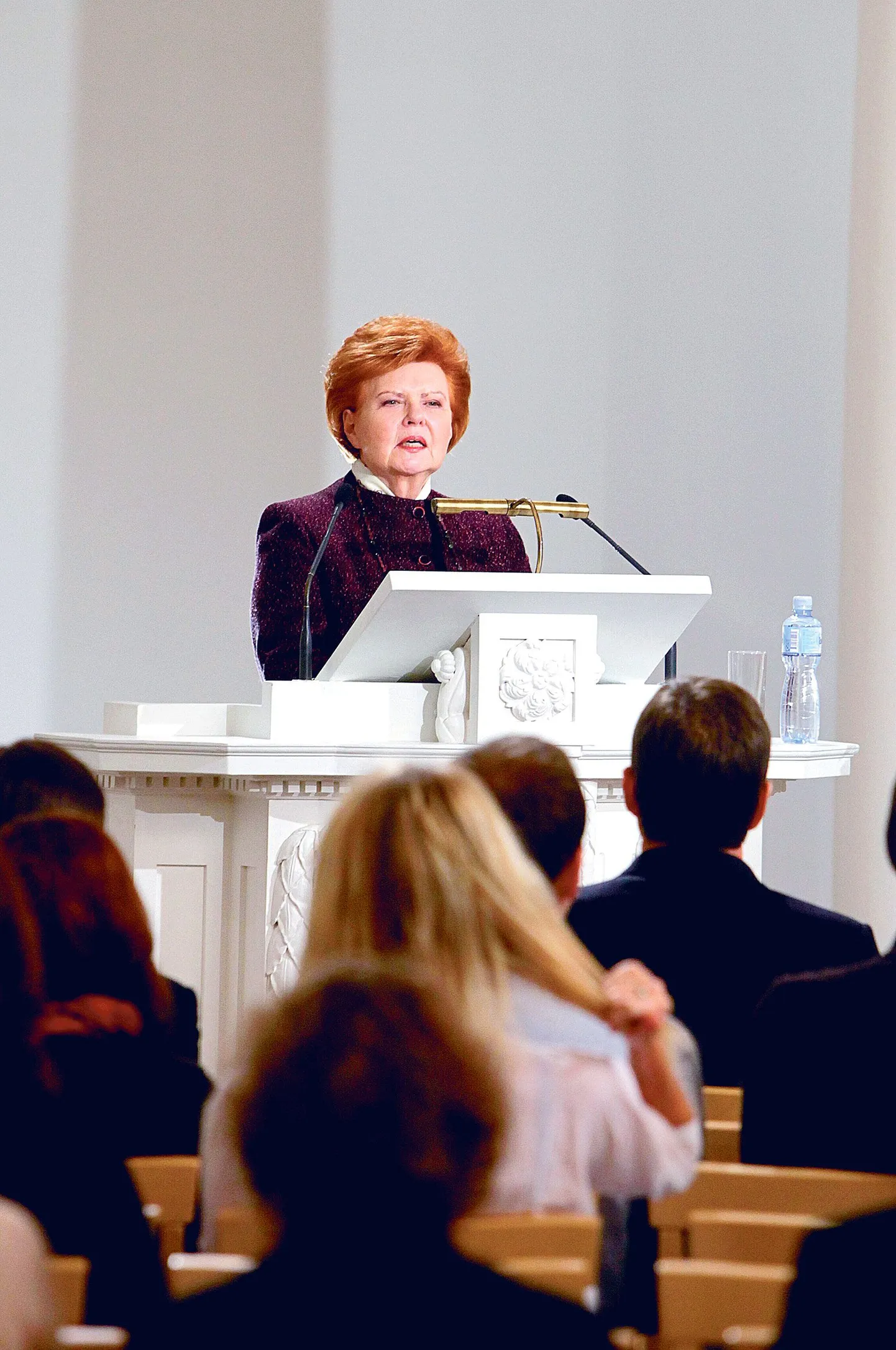Läti Vabariigi endine president Vaira Vke-Freiberga pidas aulaloengu Balti riikide ning teiste uute Euroopa Liidu liikmesriikide rollist rahvusvaheliste abiandjatena.
