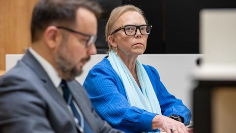 GALERII JA VIDEO ⟩ Ringkonnaprokurör Eve Soostar astus kohtu ette süüdistatuna võltsimises