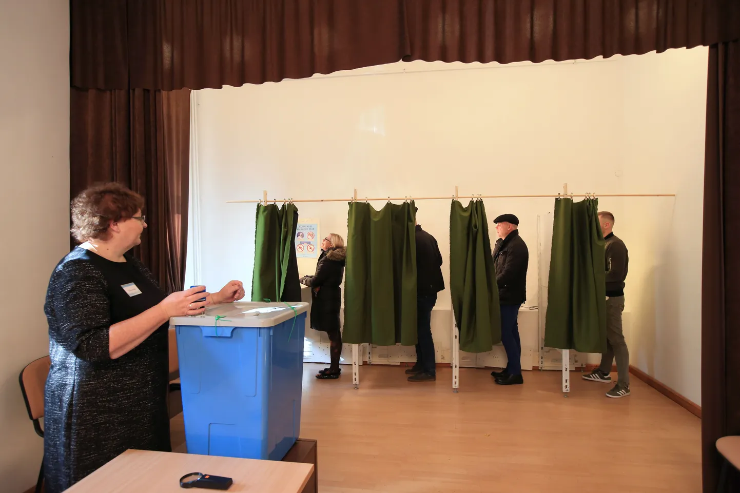 Kambja vallamajas. Kõik kabiinid täis!