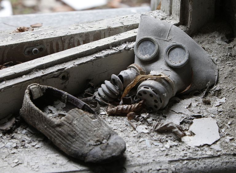 Gaasimask ja jalats Tšornobõli katastroofipiirkonnas