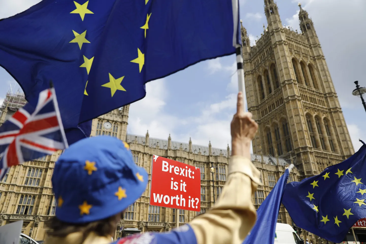 Brexiti-vastane meeleavaldus Londonis parlamendihoone juures.