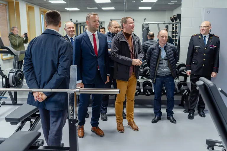 Päästjad ja politseinikud said Kohtla-Järvel uue siseturvalisuse hoone.