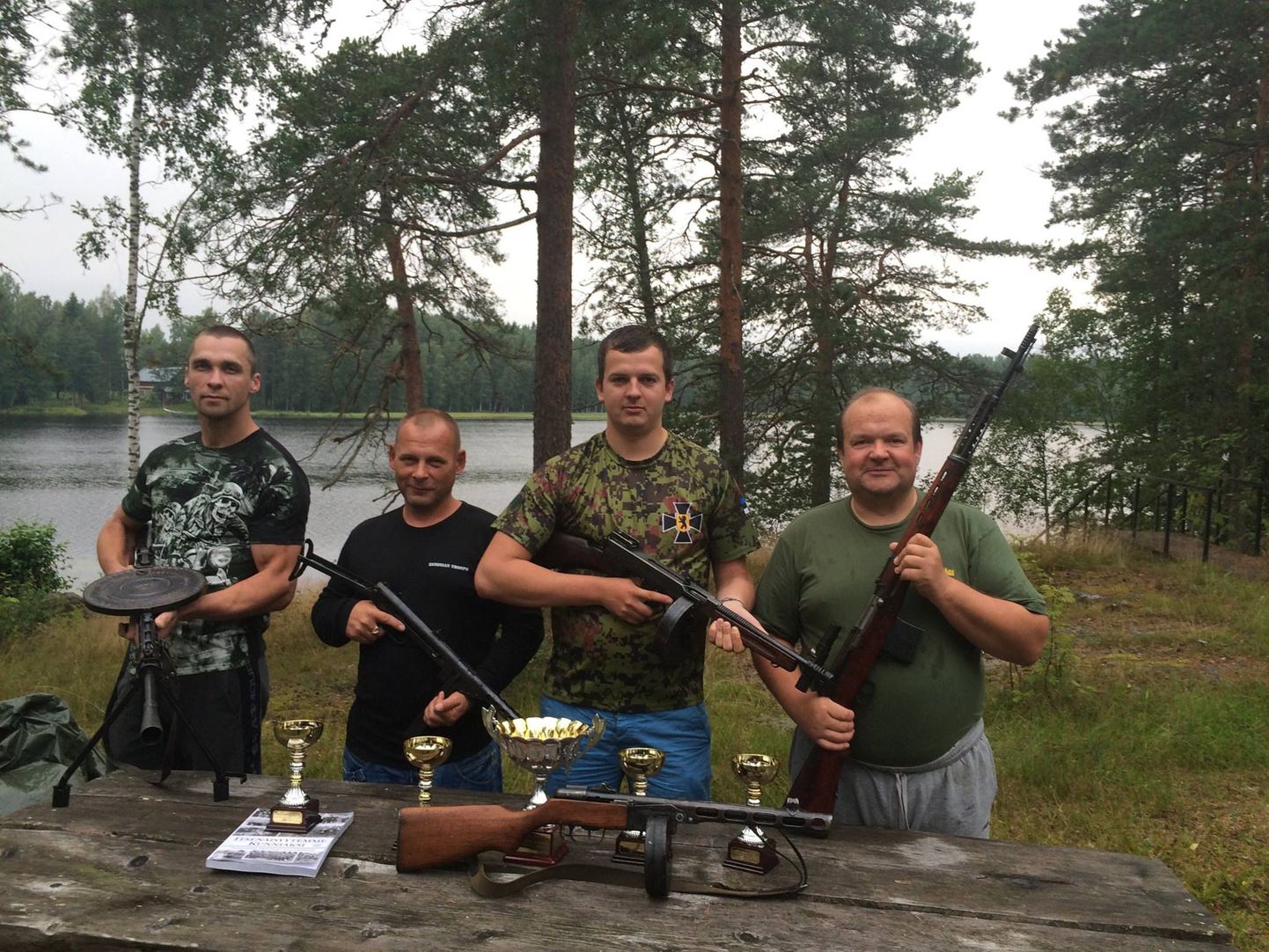 Eesti ja Soome reservväelaste laskevõistlusel osutus parimaks Kaitseliidu Pärnumaa maleva võistkond.