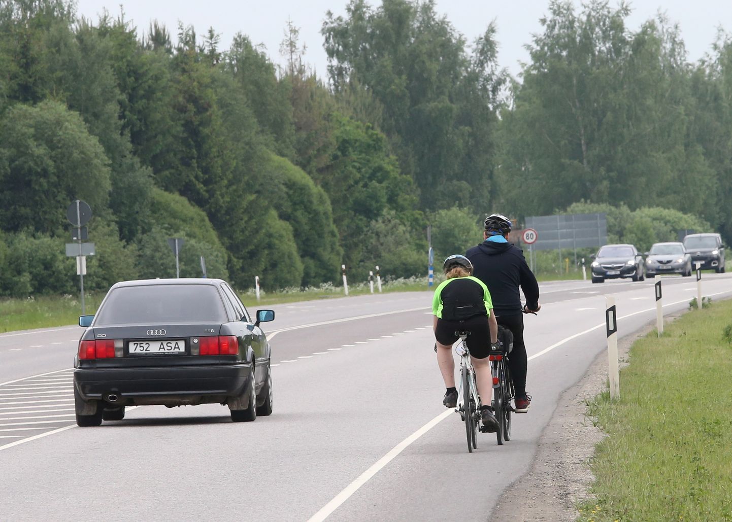 Kui praegu tuleb Elva ja Nõo vahel liikumiseks kasutada ühel lõigul maanteed, siis juunis algavad ehitustööd, mille käigus rajatakse Tartu maantee äärde 1,2 kilomeetrit kergliiklusteed.