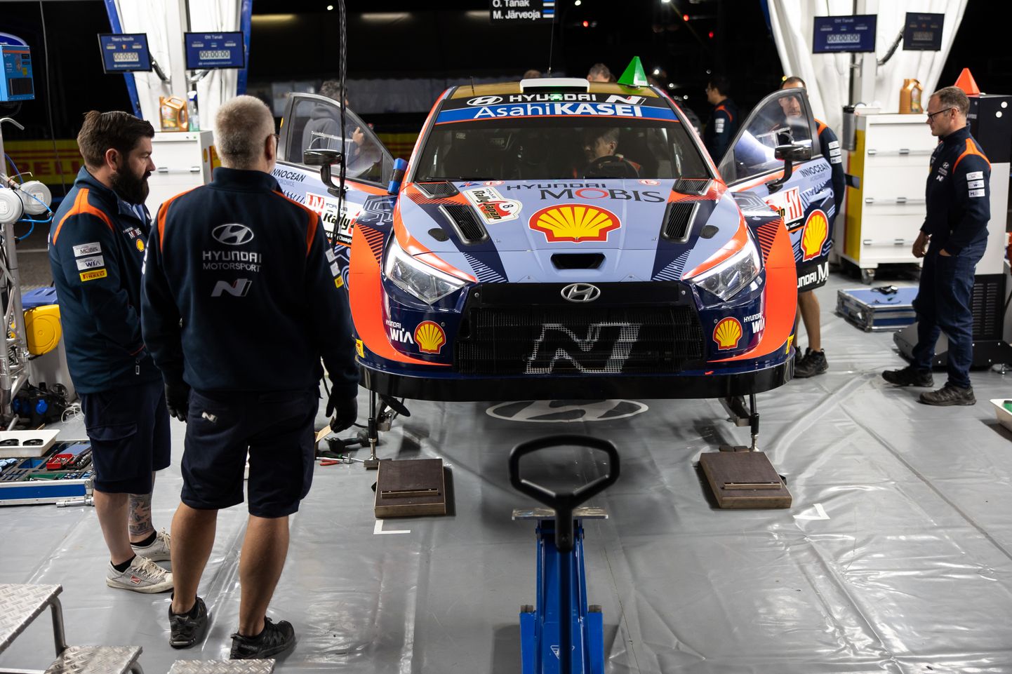 Ott Tänaku ja Martin Järveoja Hyundai i20 N Rally1-auto 2022. aastal Jaapani MM-rallil.