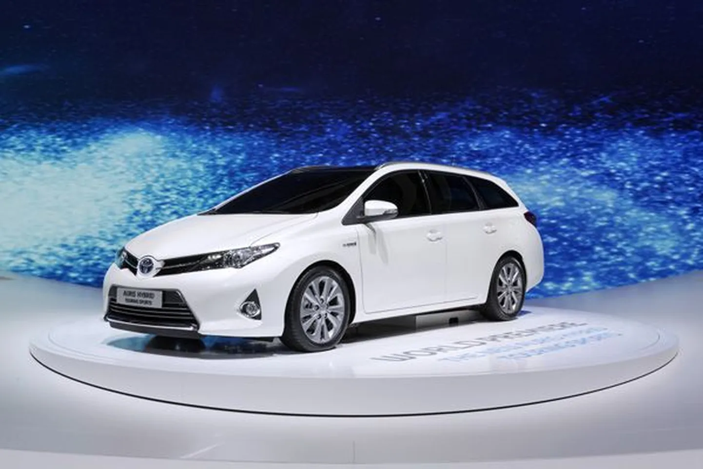 Uus Toyota Auris.