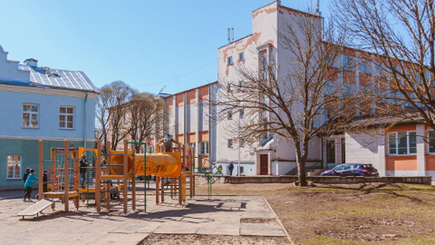 Narva linnajuhtide arvates võiks ühe riigigümnaasiumi ehitada praeguse eesti gümnaasiumi juurde. Viimasest saaks küll põhikool, kuid samas tehtaks seal ära kapitaalremont.