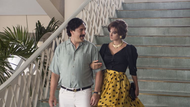 Penelope Cruz (Virginia Vallejo) ja Javier Bardem (Pablo Escobar) filmis «Pablo ja Escobari vahel»