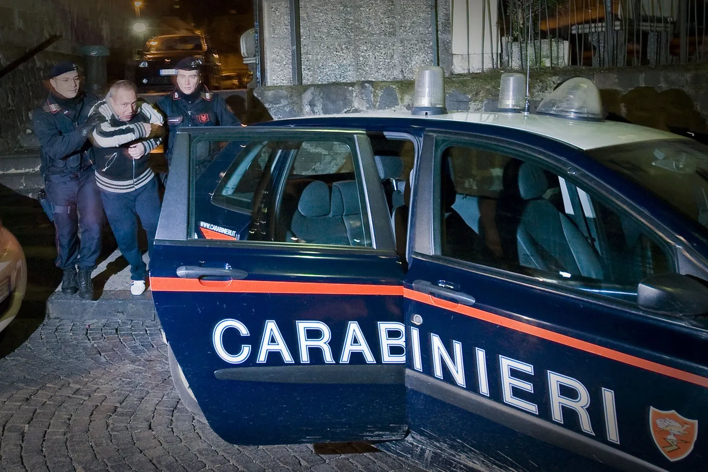 Itaalia politsei avastas vedela kokaiiniga immutatud rõivad