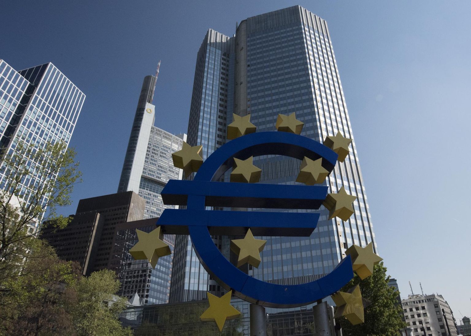 Frankfurdis tegutsevalt Euroopa Keskpangalt pole tulnud selget signaali intressimäära uue tõusu suuruse kohta.