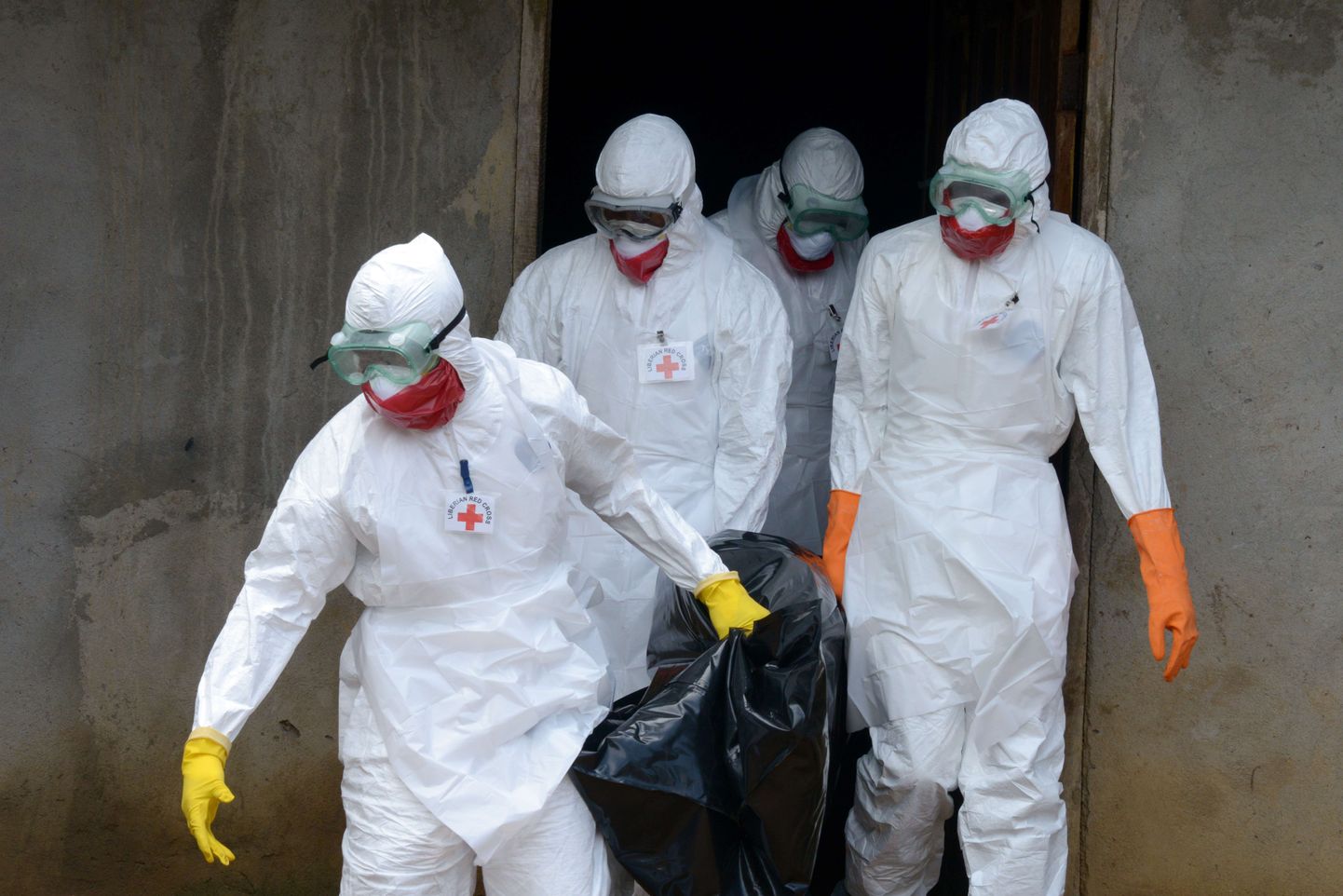 Ebola ennetamise ja tagajärgedega tegelevad Libeeria medtöötajad