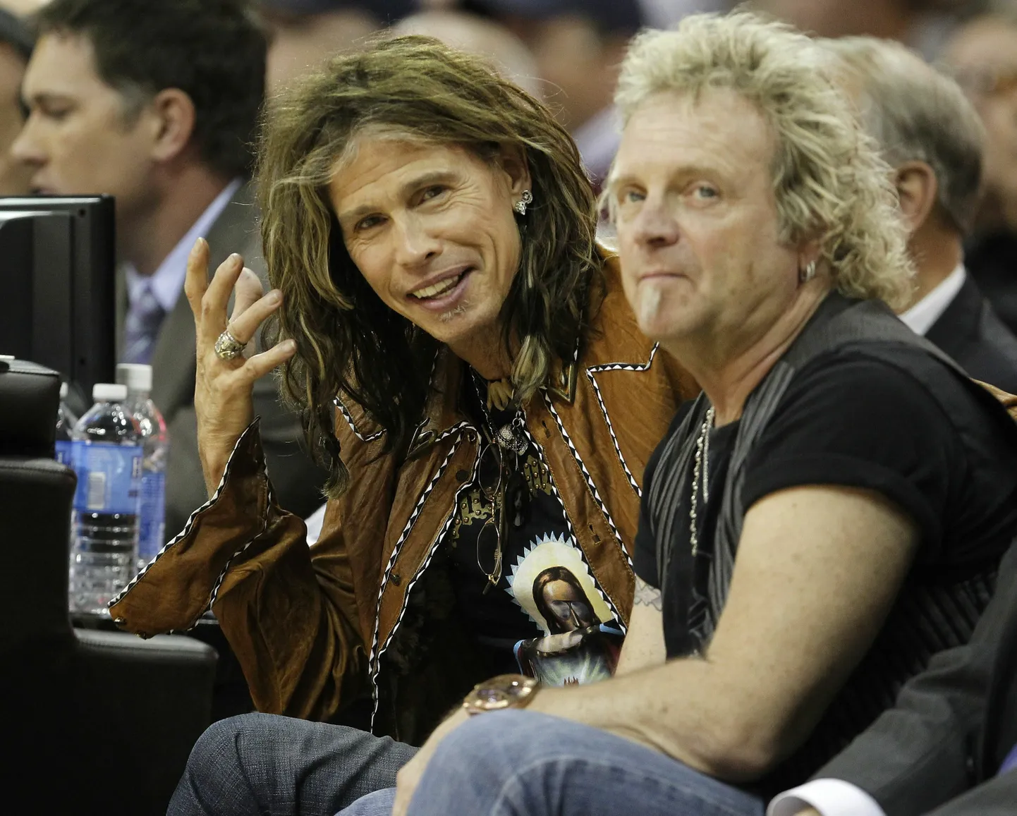 Steven Tyler (vasakul) koos bändikaaslase Todd Hamiltononiga
