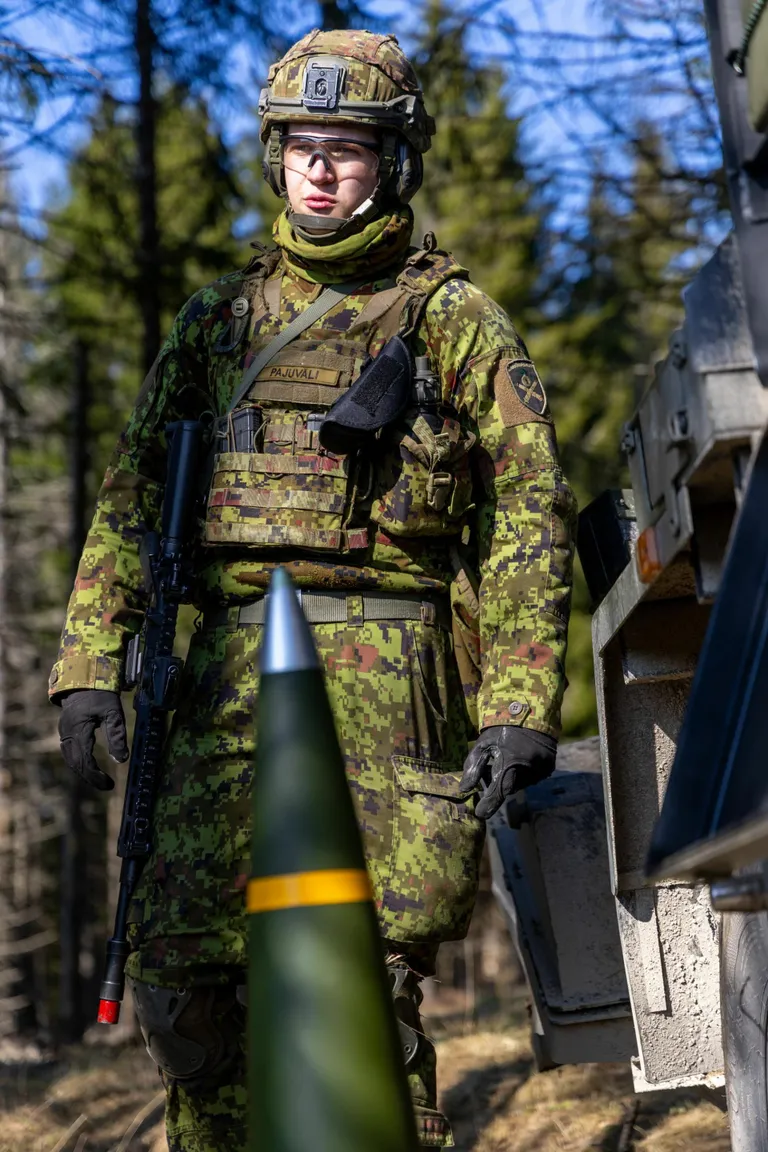 Nooremseersant Joonatan Pajuväli on ühe Caesari meeskonna ülem.