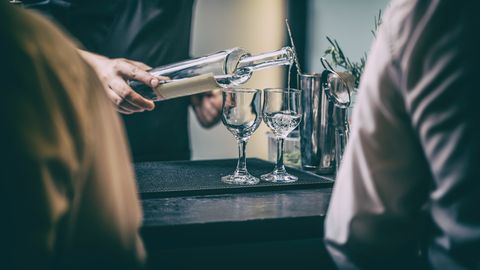 Alkohol ei koorma vaid maksa. Alkohol ei koorma vaid maksa.