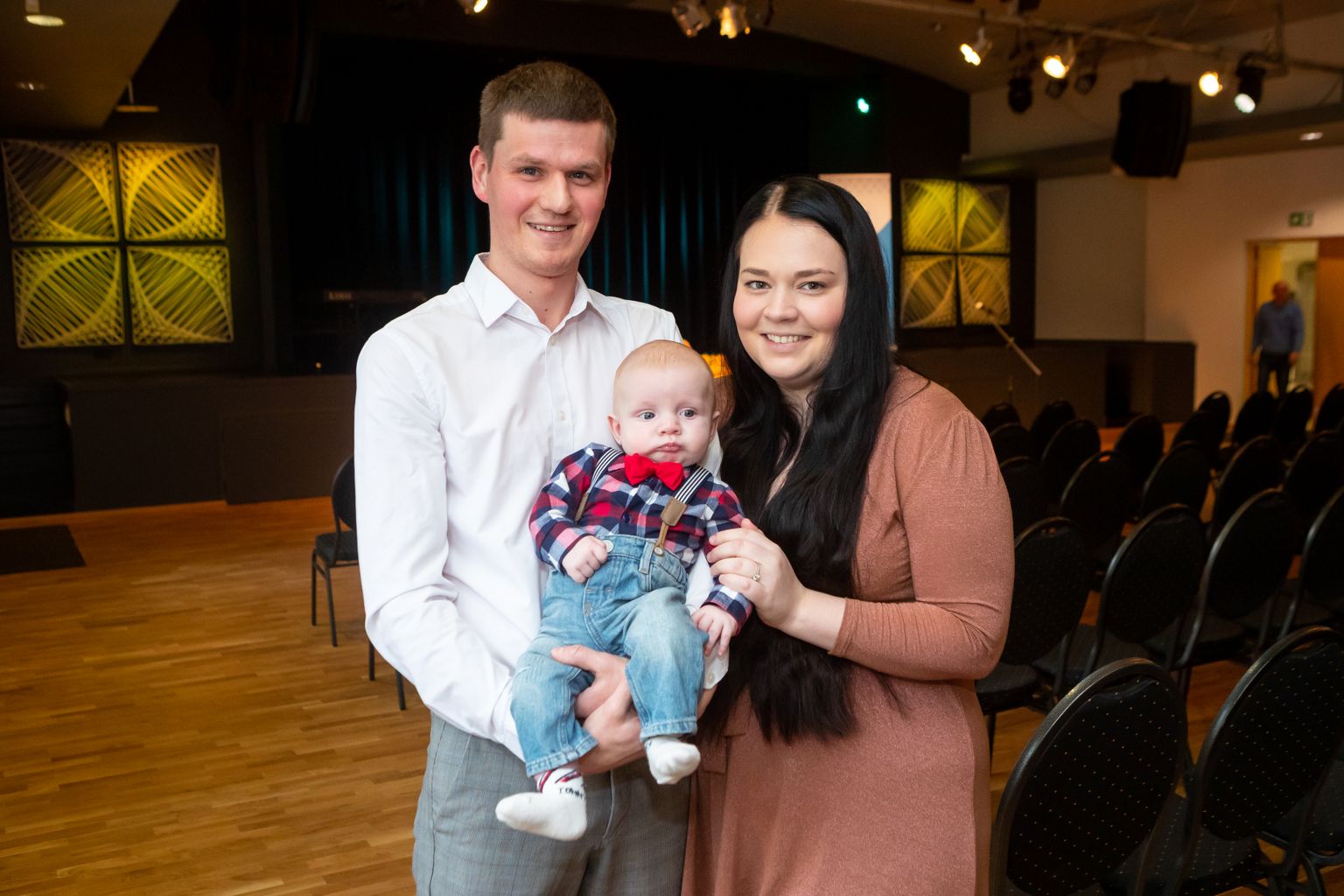 LUKAS TÄKS ühes isa Erik Täksi ja ema Emma Murruga.