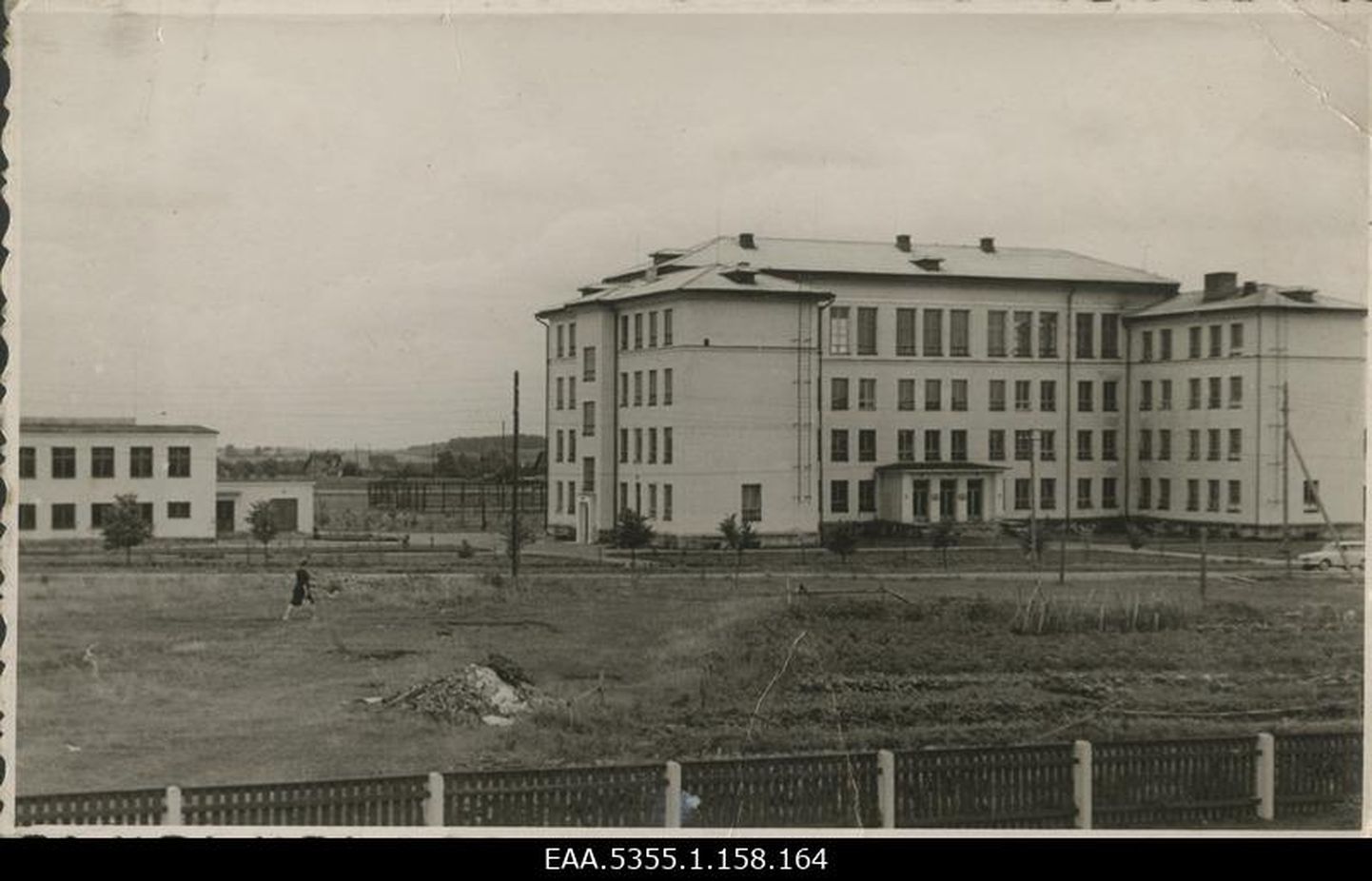 Vaade Räpina uuele koolimajale 1950-1960. aastad.