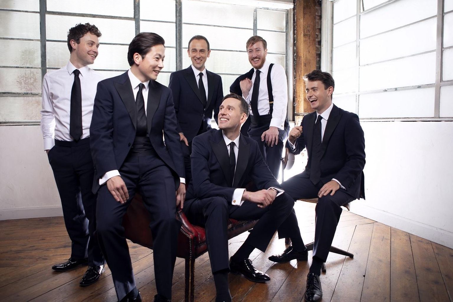 Ansambel esineb koosseisus Patrick Dunachie ja Edward Button (mõlemad kontratenorid), Julian Gregory (tenor), Christopher Bruerton ja Nick Ashby (mõlemad baritonid) ning Jonathan Howard (bass).