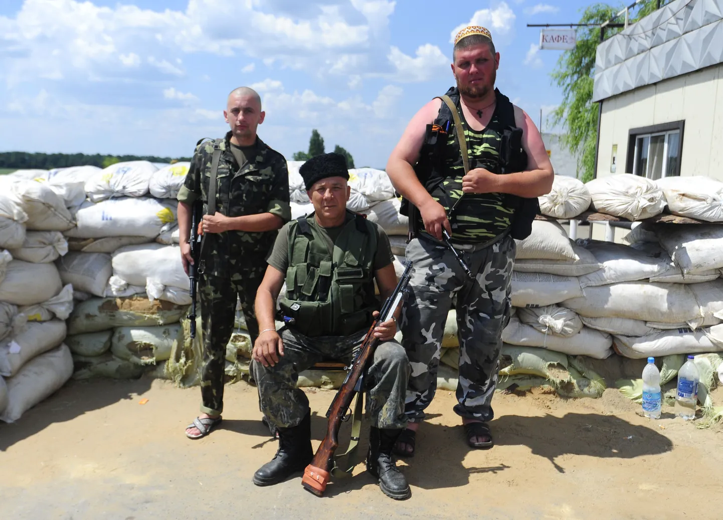Вооруженные сепаратисты Луганска.
