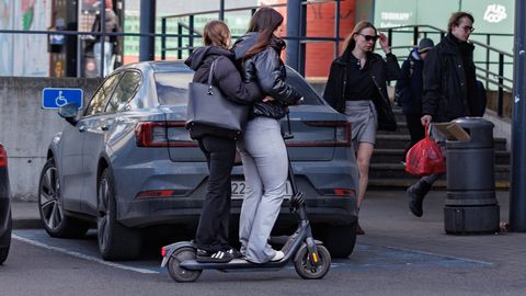 Elektritõukerataste reeglid muudetatakse karmimaks