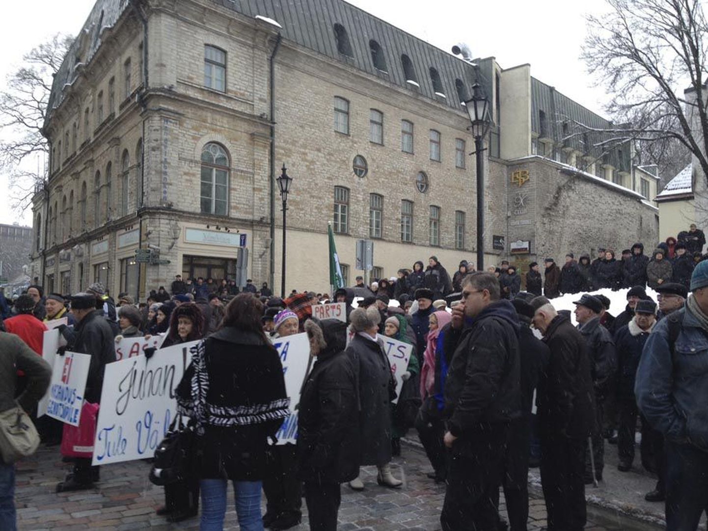 Meeleavaldus algas eile kella 16 ajal Tallinnas Harju tänaval majandusministeeriumi ees.
