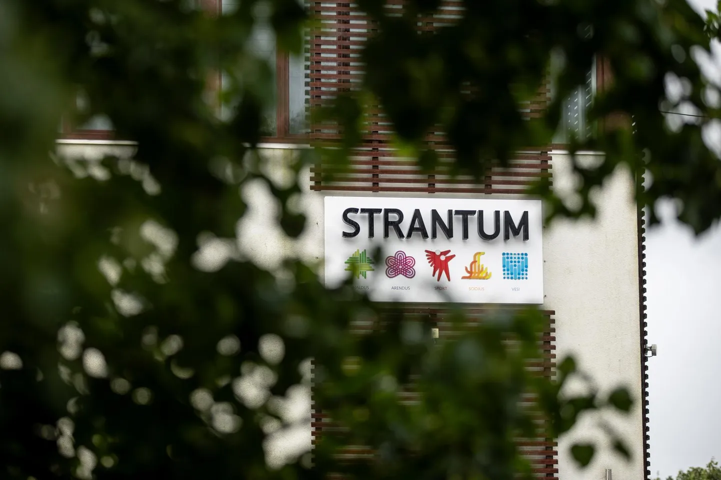 Valla kommunaalettevõtte Strantum juhi ametist vabastamine toob ilmselt kaasa võimupöörde Harku vallas.