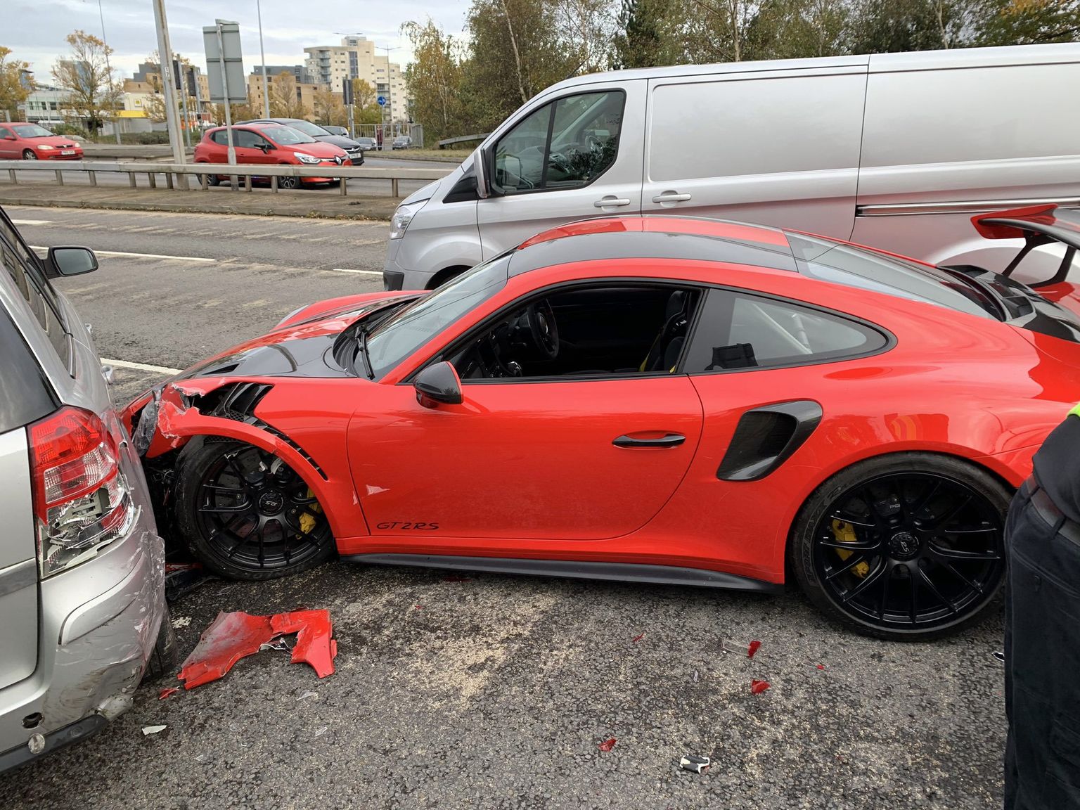 Autoavārijā iesaistīts Porsche 911 GT2 RS. Ilustratīvs attēls