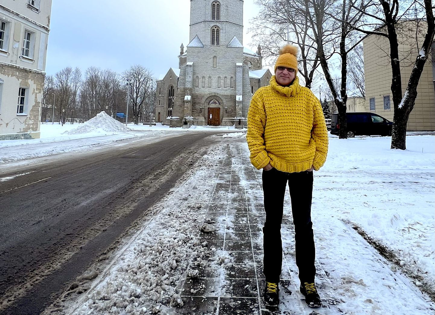 Juku-Kalle Raid Narvas Aleksandri kiriku juures
