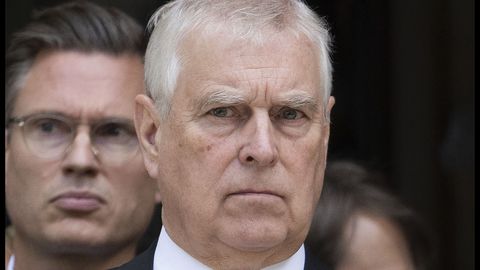 FOTOD ⟩ Terve elu luksuses supelnud endine prints Andrew seab end vaikselt sisse tagasihoidlikus pesas