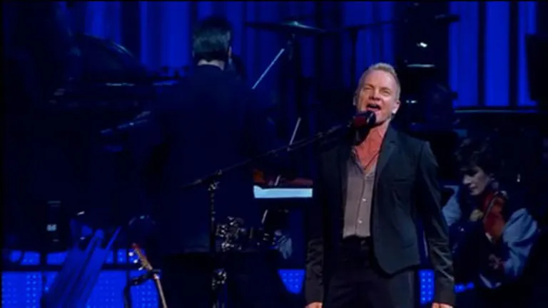 23.decembra vakarā plkst.00.05 LTV1 ēterā iekļauts dziedātāja Stinga koncerts 