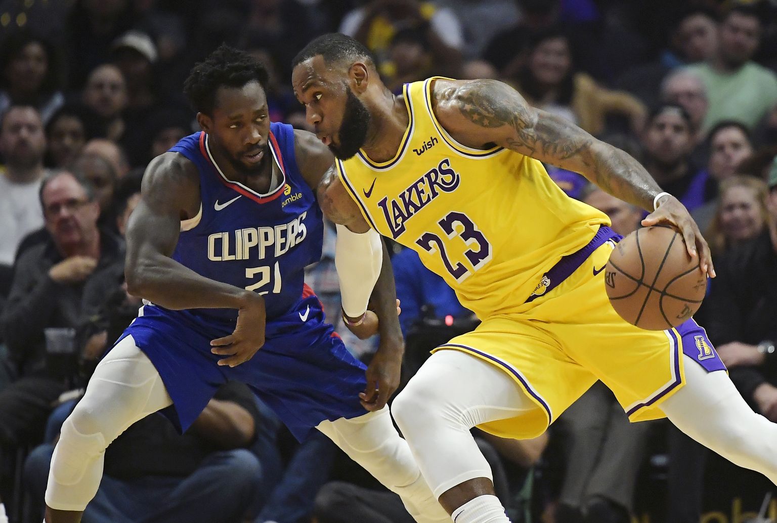 LeBron James naasis väljakule ja vedas Lakersi Clippersi vastu võidule