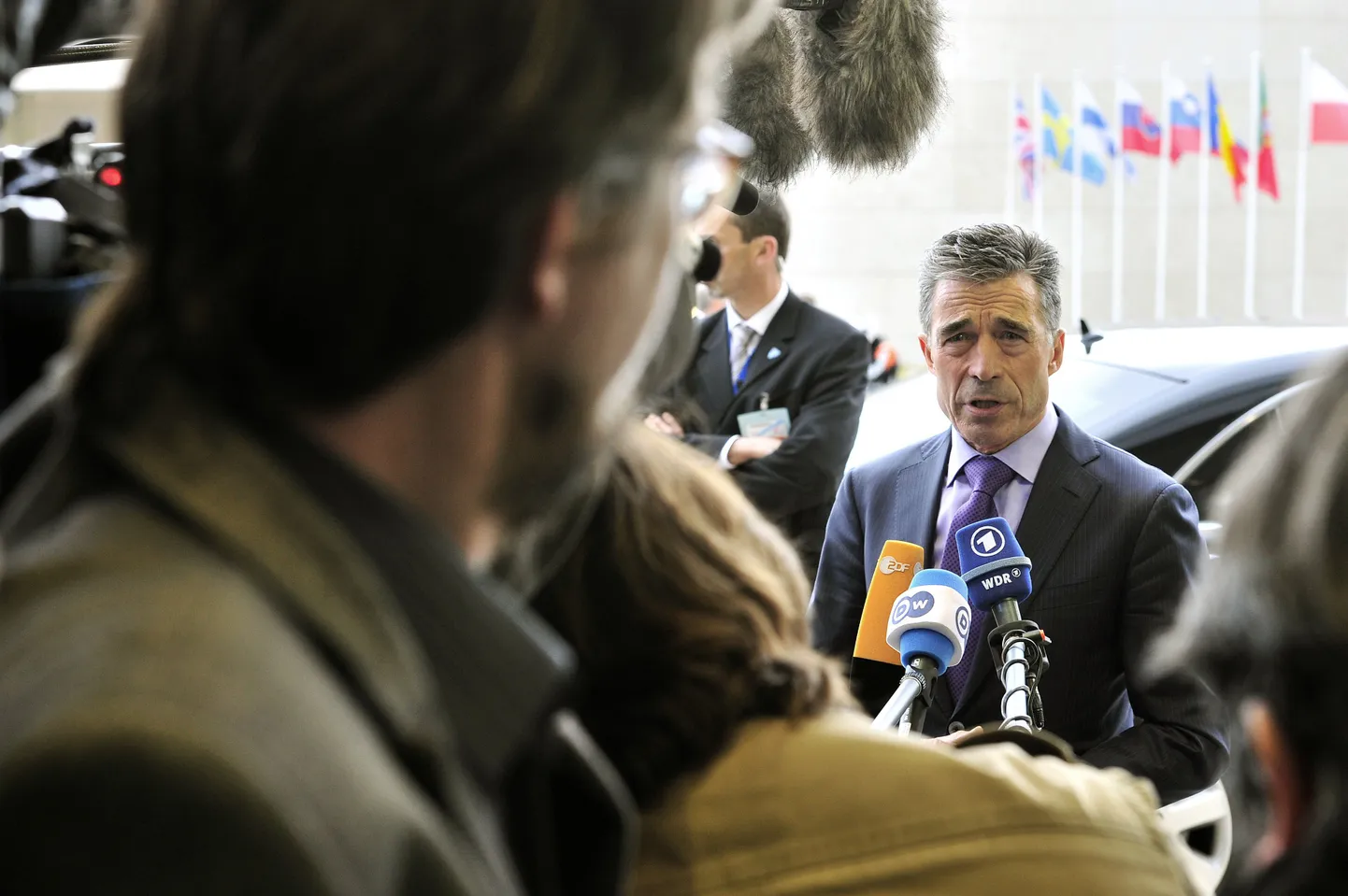 NATO peasekretär Anders Fogh Rasmussen täna ajakirjanike ees Luxembourg'is.