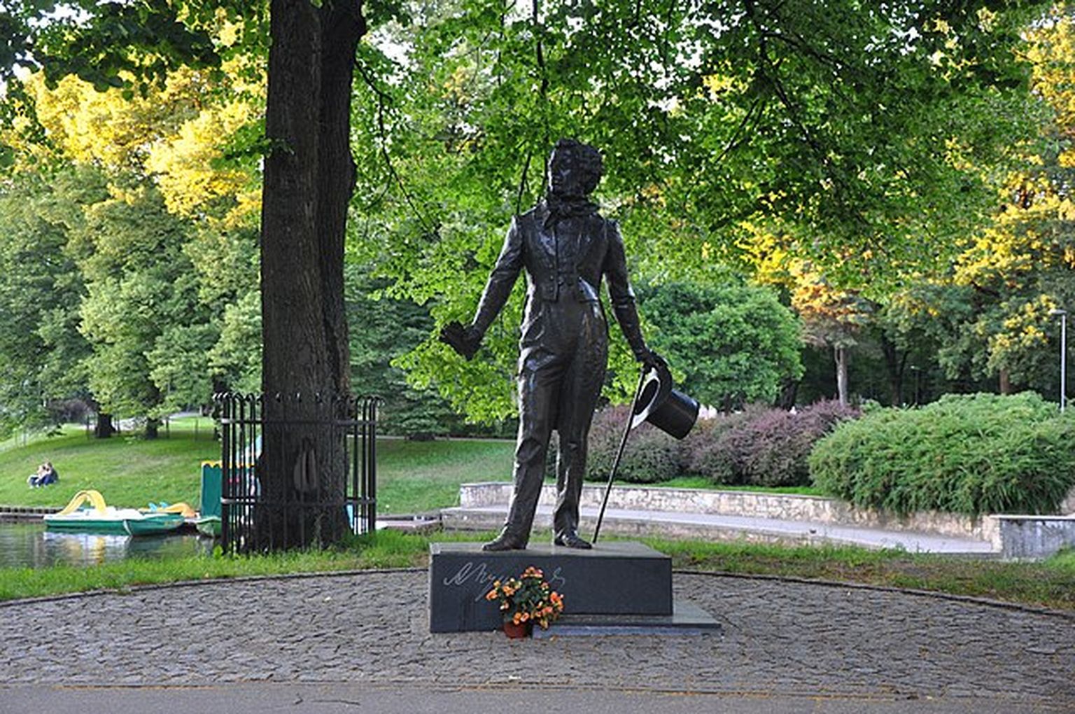Vene luuletaja Aleksandr Puškini kuju Riia kesklinna pargis.