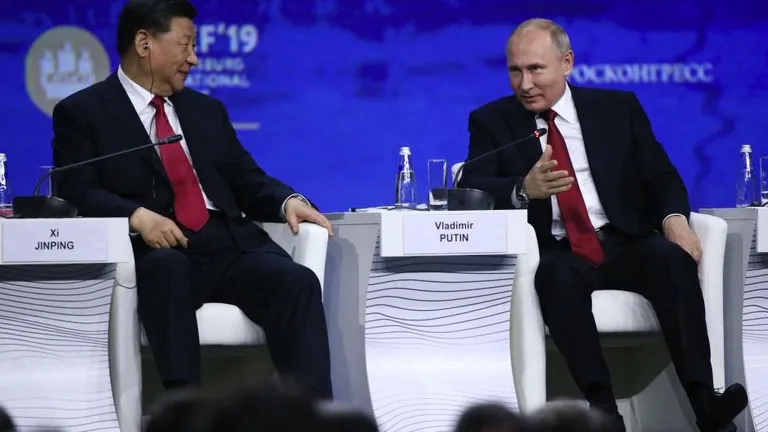 В 2019 году Путин на ПМЭФ дискутировал с Си Цзиньпинем