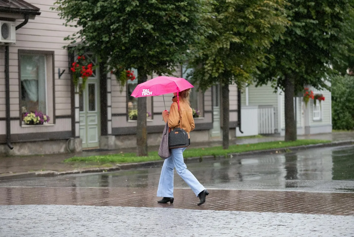 Sel nädalal tasub välja minnes vihmavari kaasa võtta.