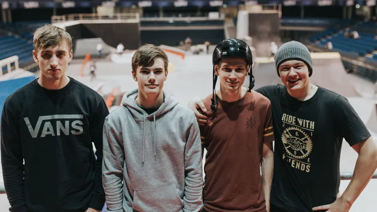 Eesti BMX street võistlejad Silver Soonik (vasakult), Rene Perzinski, Taavi Tarmas ja Enrico Orobko. FOTO: