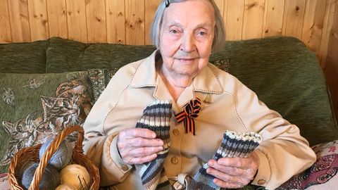 97-aastane Stalingradi veteran kogub raha koroonaarstide peredele