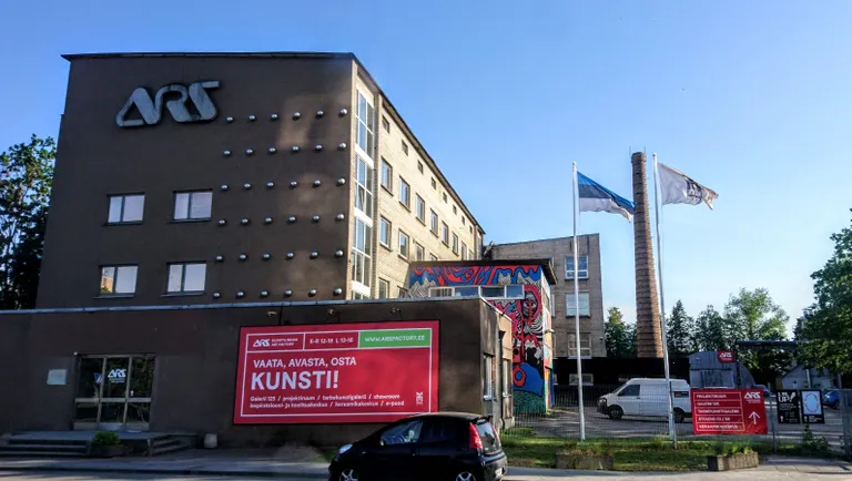 Kuulus kunstikombinaat jätkab sisu ja vormi poolest täiega kunstilainel