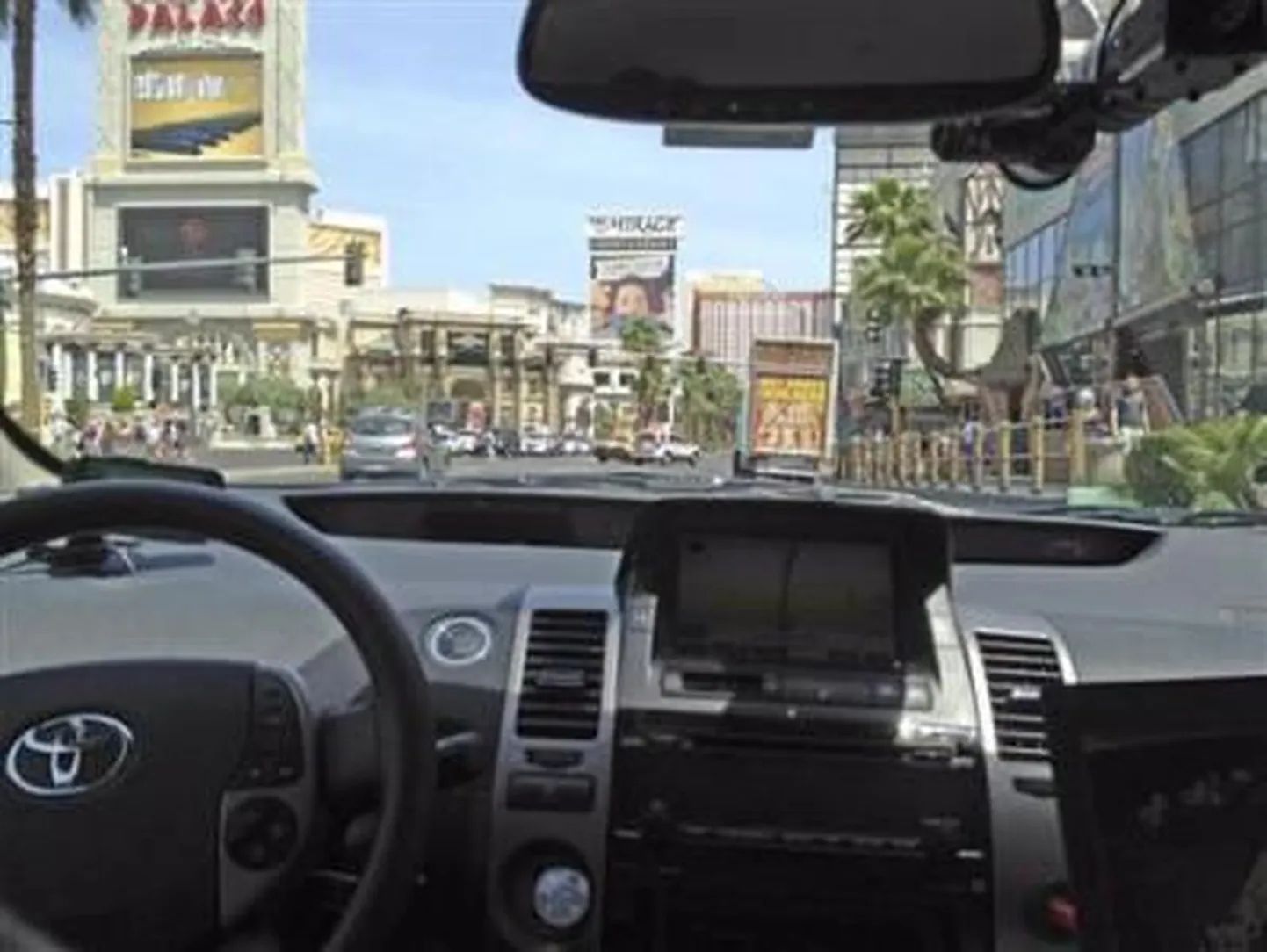 Google'i juhita auto Nevada teedel.