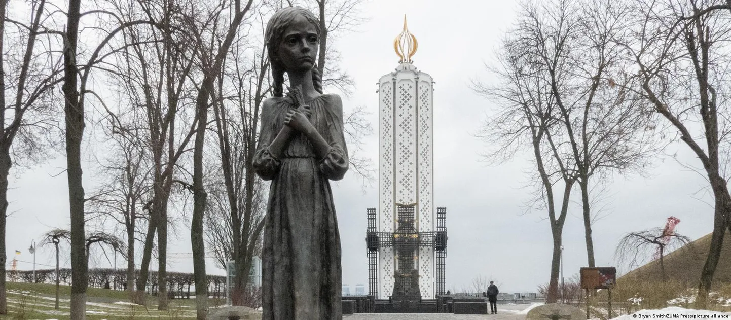 Памятник жертвам Голодомора в Киеве