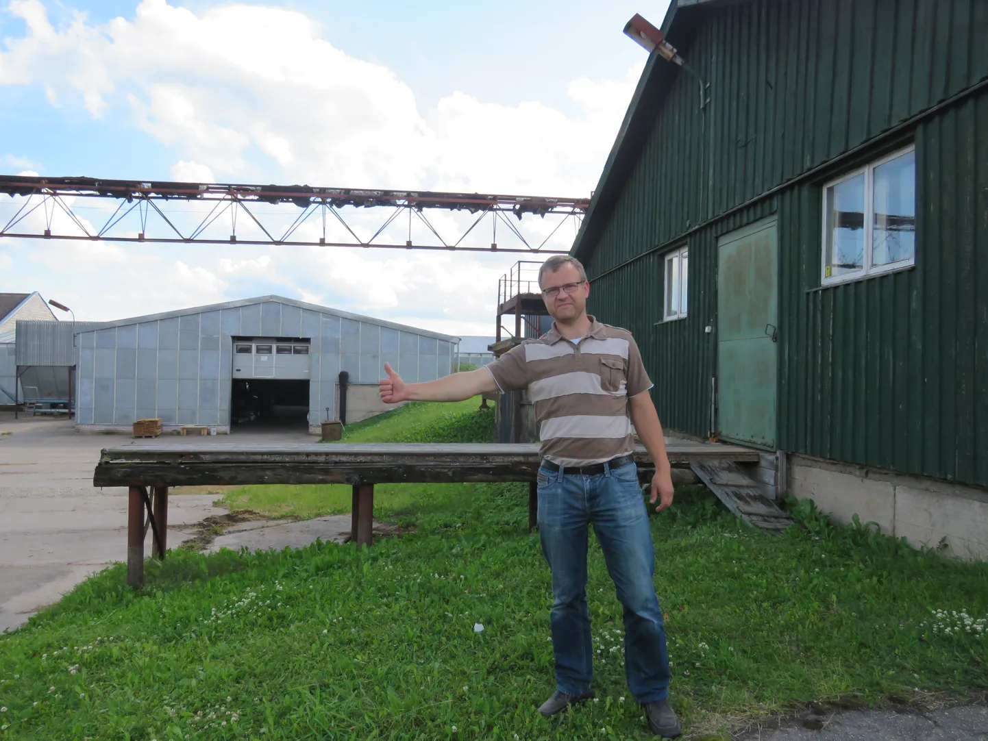Ettevõtja Elgo Üksvärav on selja taga asuvas hoones tööd teinud juba aastast 1999.