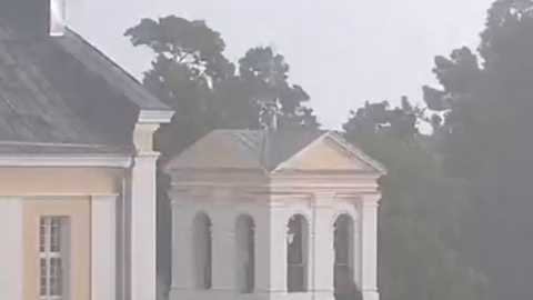 ВИДЕО ⟩ Сильная гроза достигла Ливанского края. У церкви сор