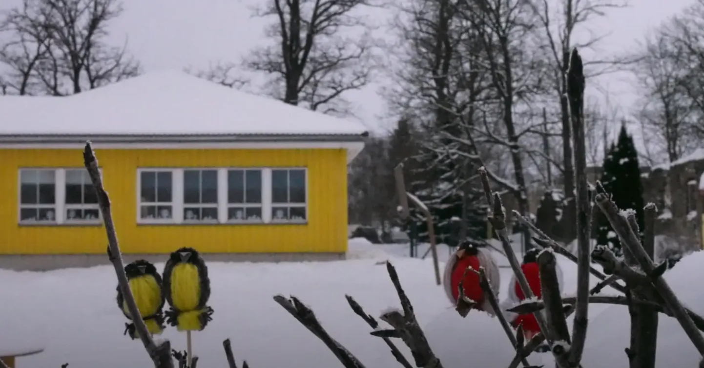 Viljandi valla Päikesekiire lasteaed tegi animafilme. Pildil Mõmmi rühma film.