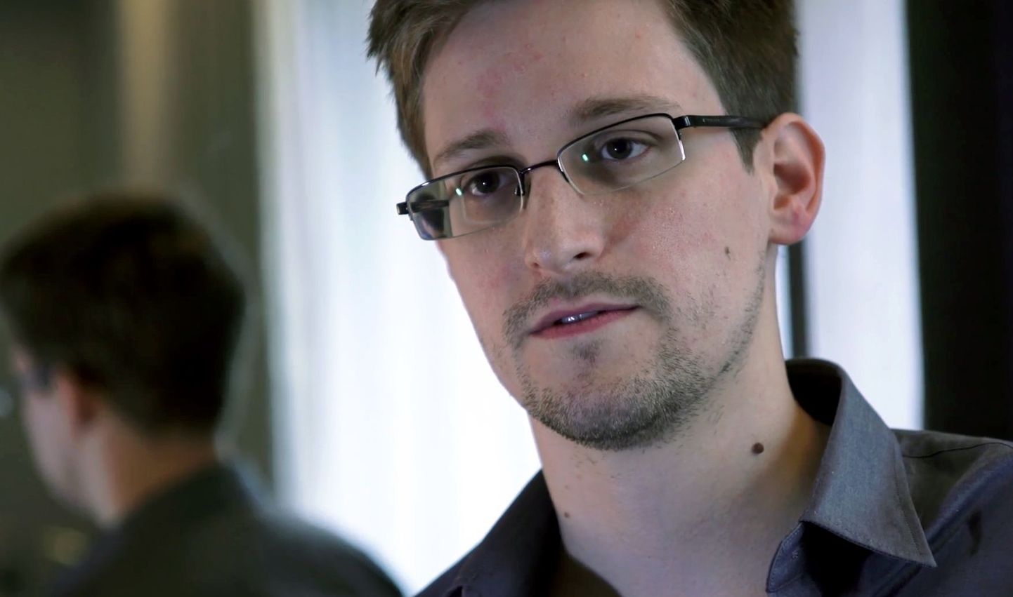 Бывший сотрудник спецслужб США Эдвард Сноуден.