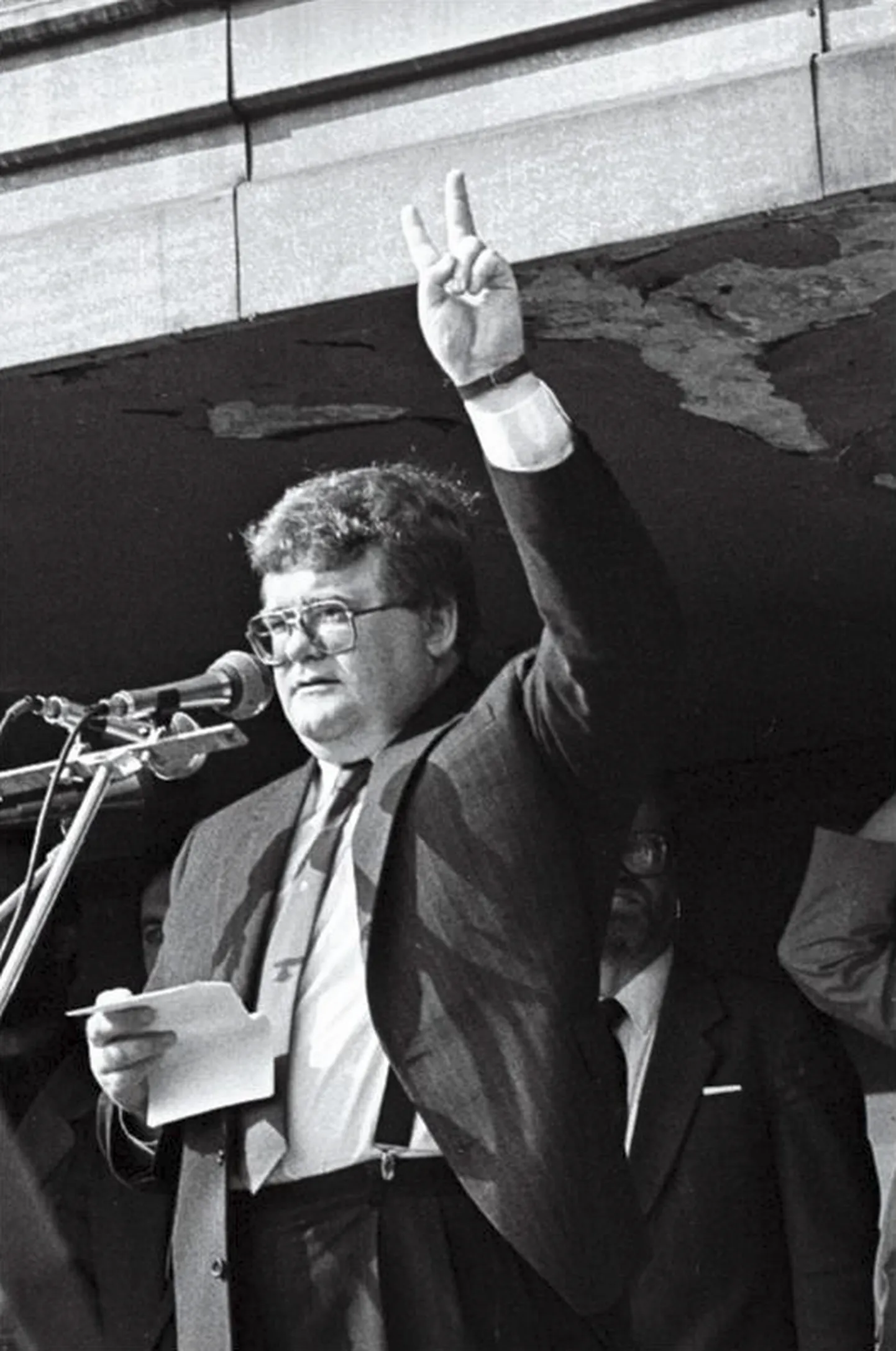 Aug. 19, 1991. Protest rally in Tallinn on Freedom Square against the conspiracy of the Soviet warlords. Edgar Savisaar.