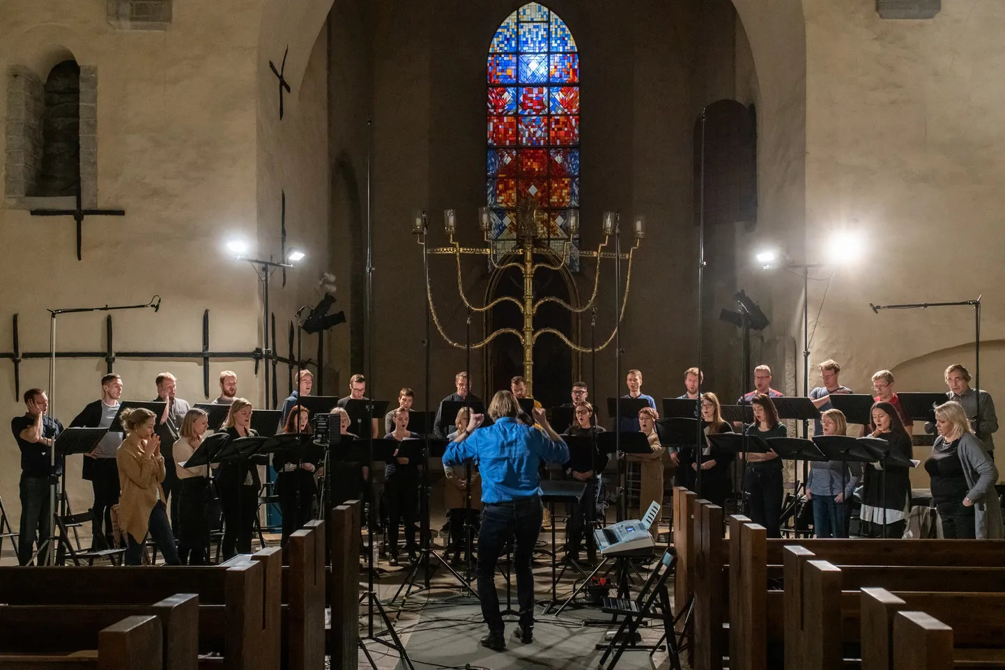 Eesti Filharmoonia Kammerkoor, dirigent Kaspars Putniņš ja helirežissöör Jens Braun.